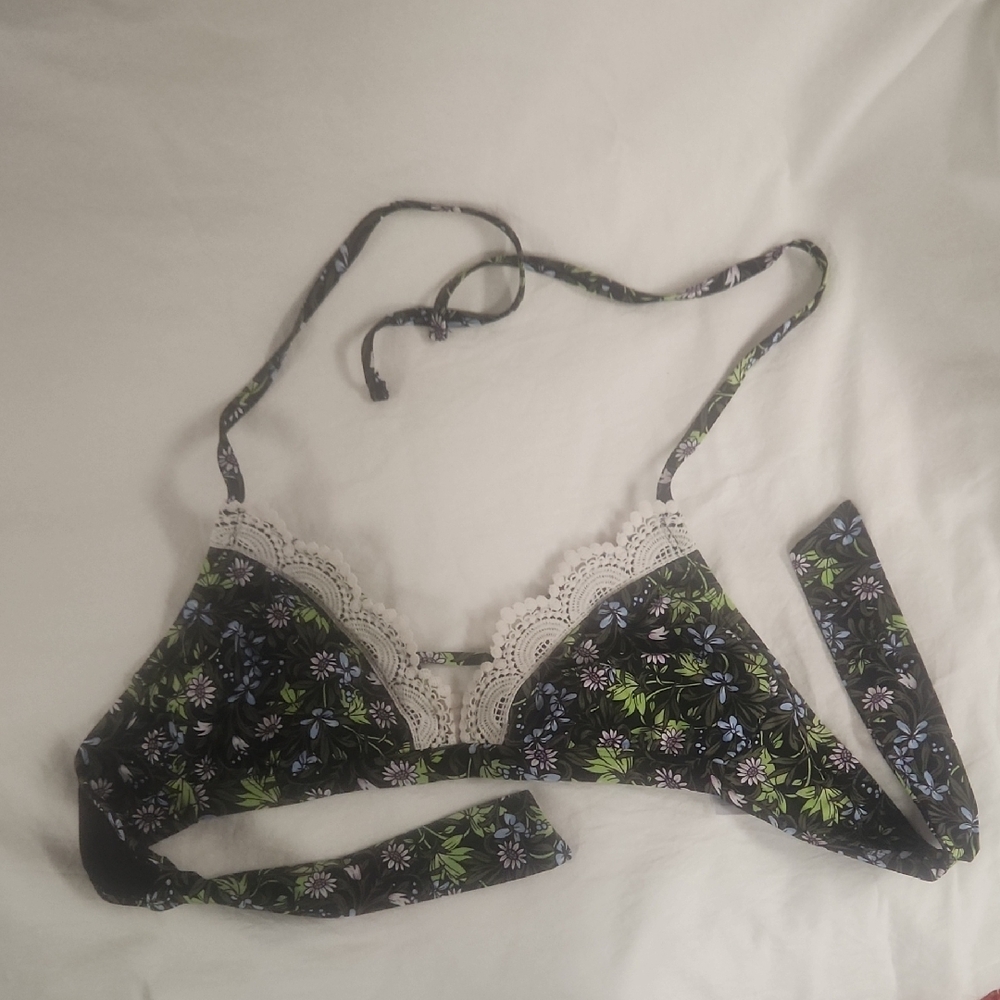 Time and Tru Black and Green Floral Bathing Suit Top Sz 8-10